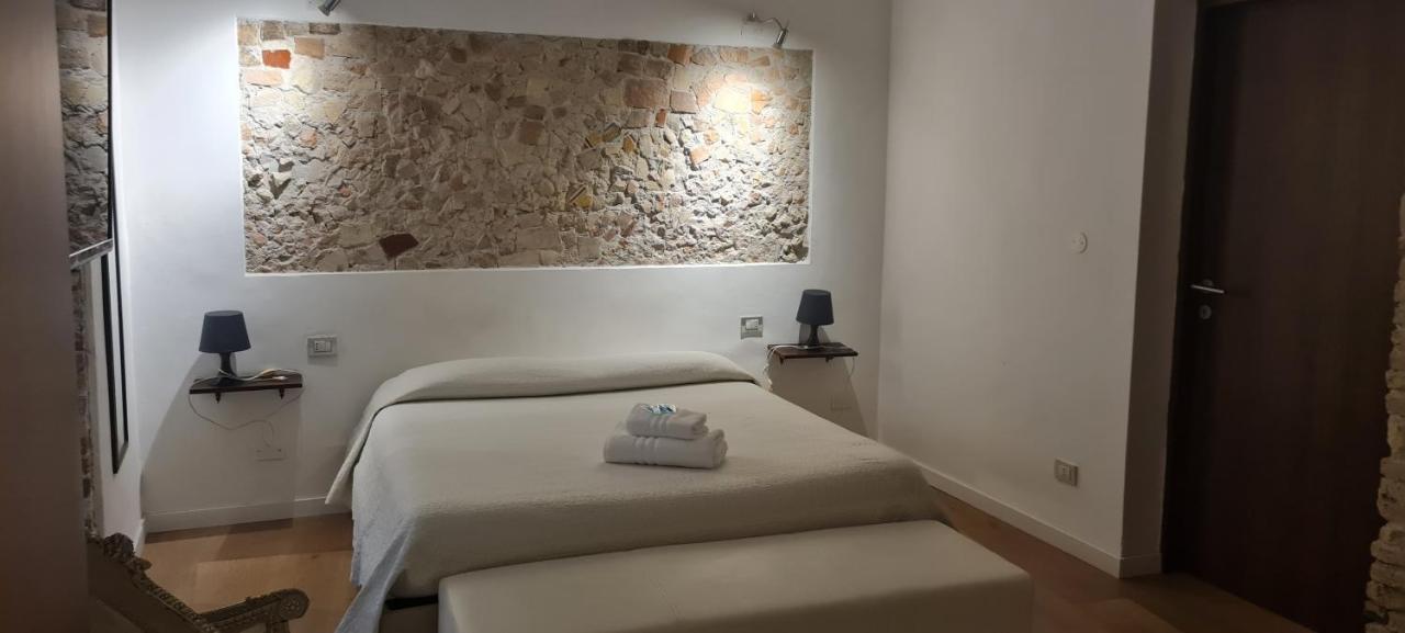 Beni Benius Hotel Каляри Екстериор снимка