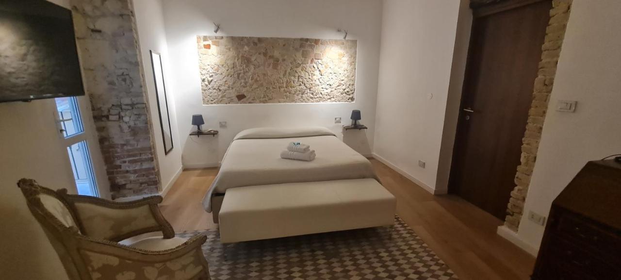 Beni Benius Hotel Каляри Екстериор снимка