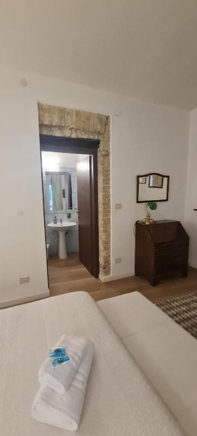 Beni Benius Hotel Каляри Екстериор снимка