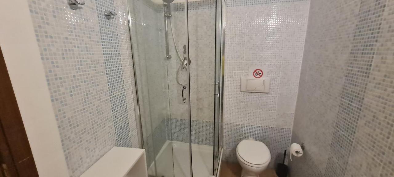 Beni Benius Hotel Каляри Екстериор снимка