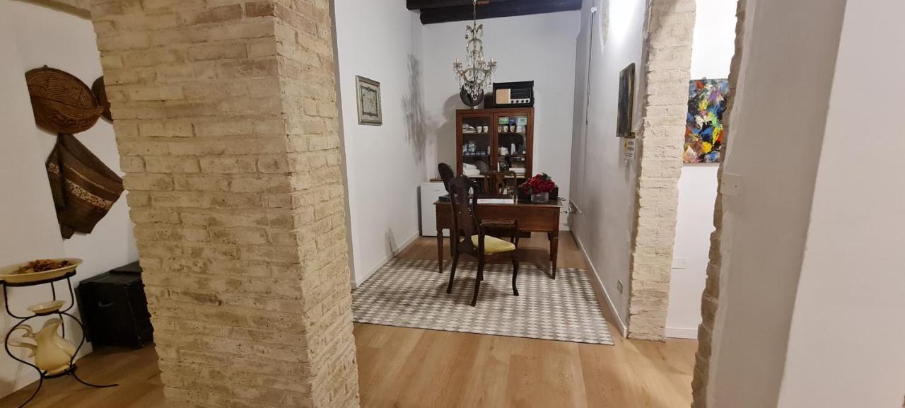 Beni Benius Hotel Каляри Екстериор снимка