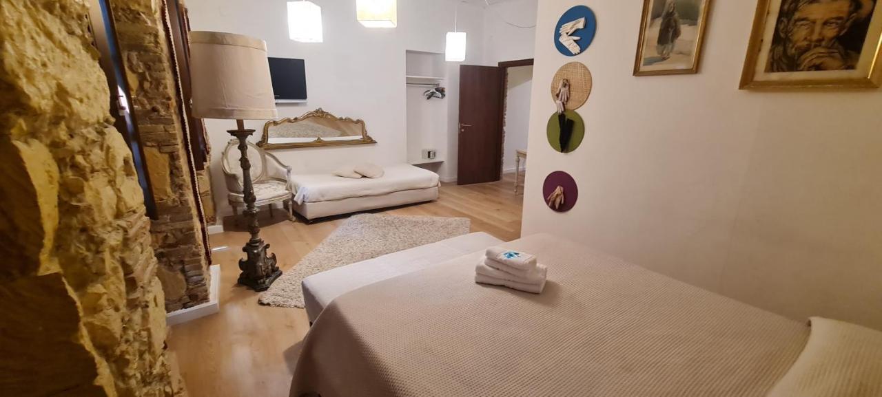Beni Benius Hotel Каляри Екстериор снимка