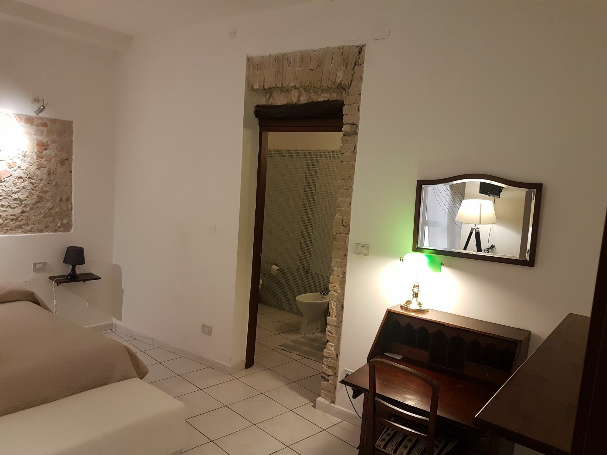 Beni Benius Hotel Каляри Екстериор снимка